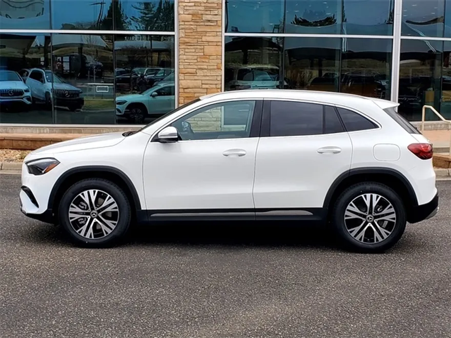 2025 Mercedes Benz GLA 250 4MATIC photo 1