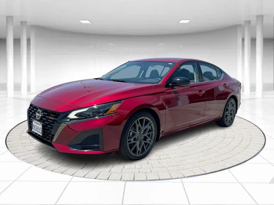 2023 Nissan Altima 2.5 SV photo 1