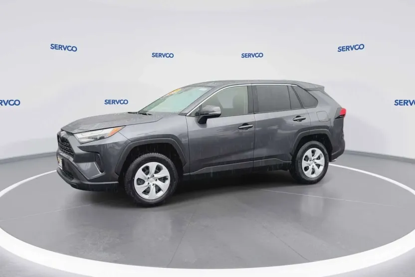 2023 Toyota RAV4 LE photo 1