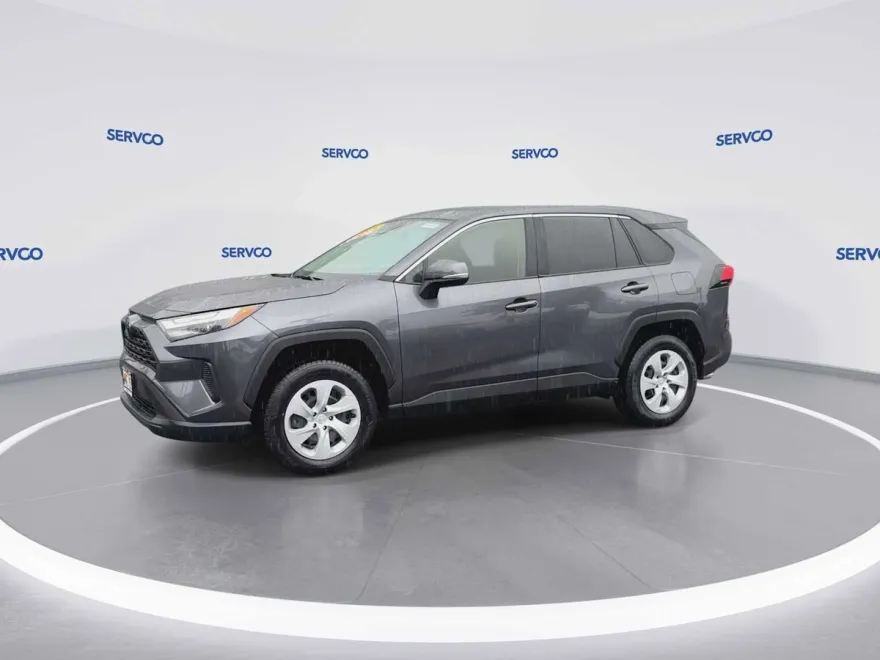 2023 Toyota RAV4 LE photo 1
