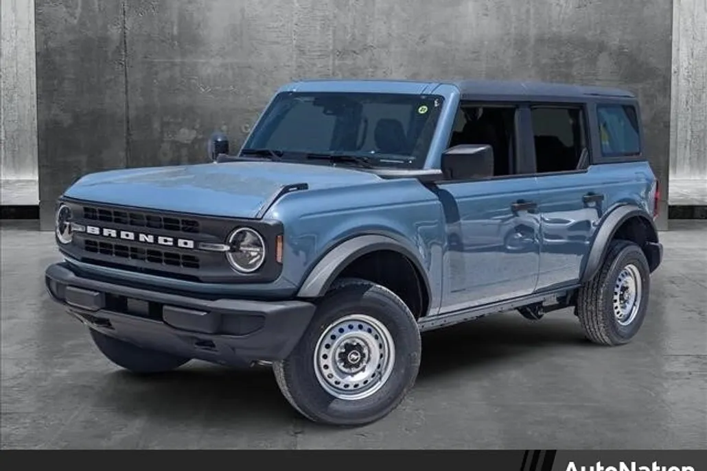 2025 Ford Bronco Base photo 1