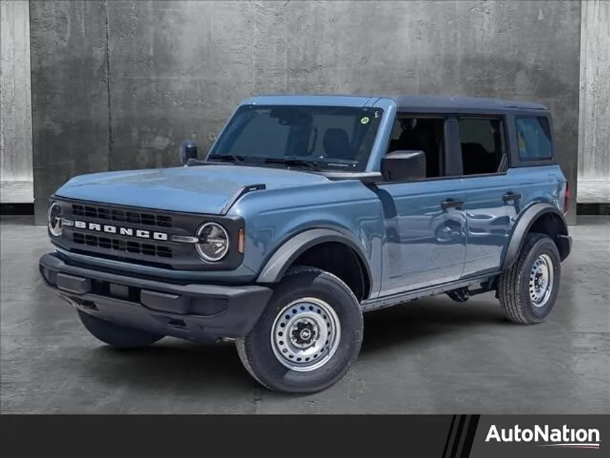 2025 Ford Bronco Base photo 1