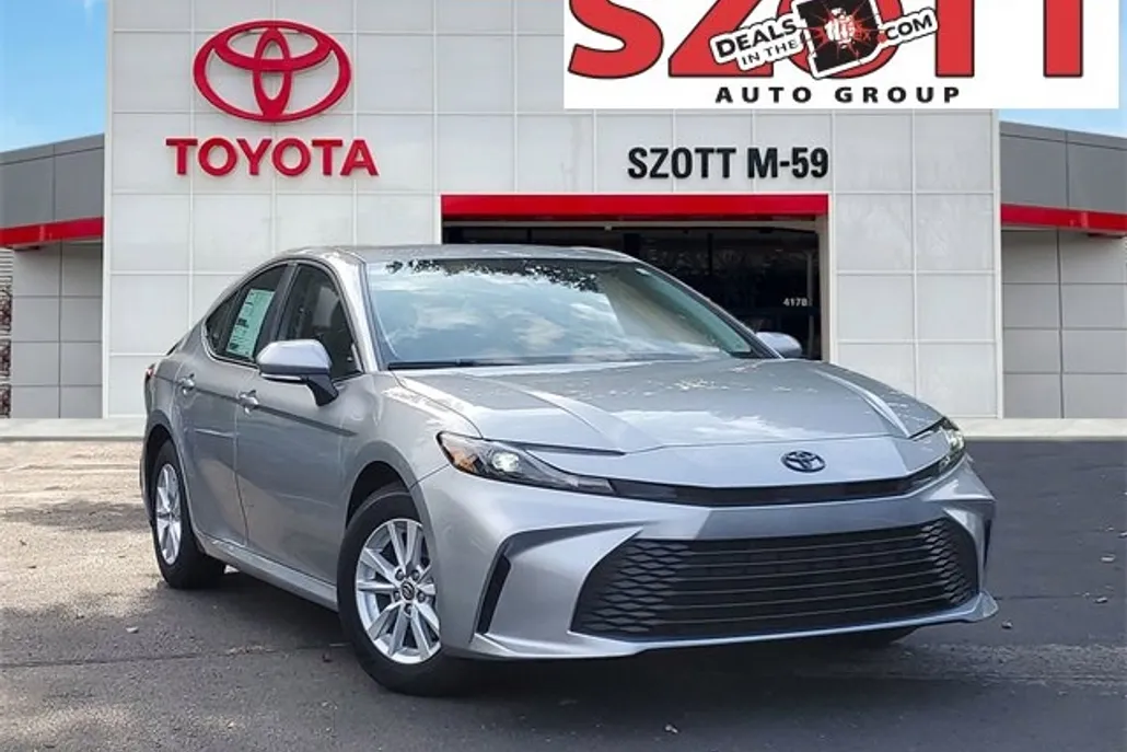 2026 Toyota Camry LE photo 1
