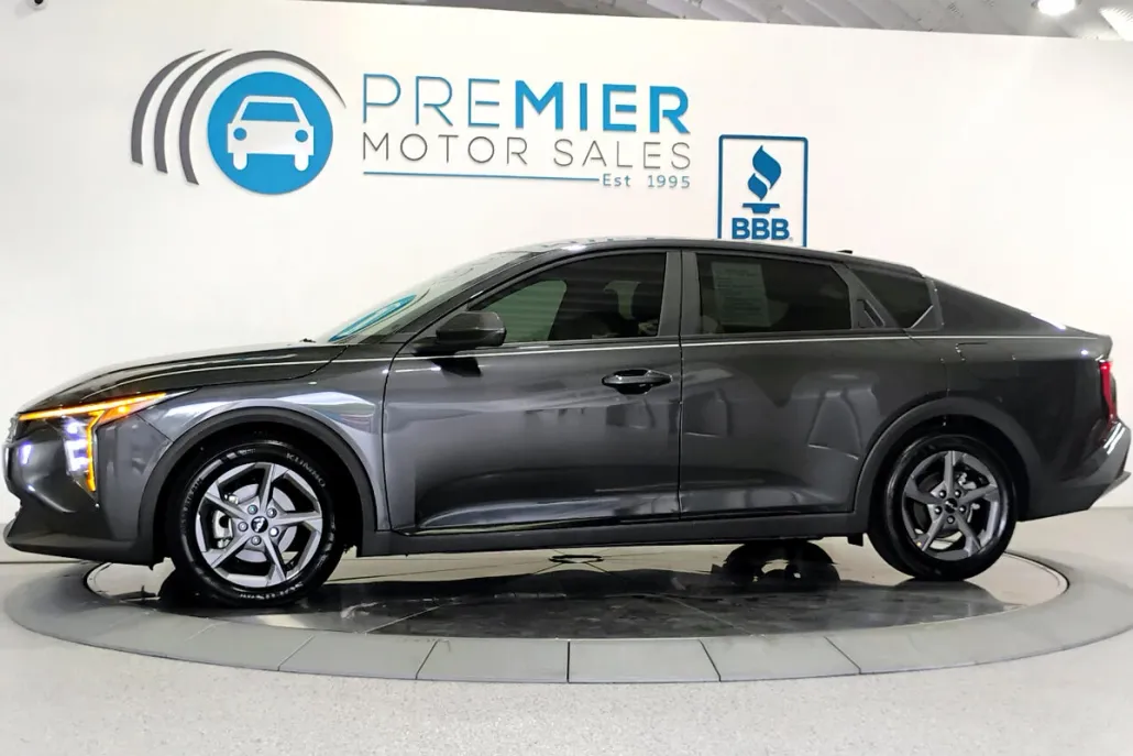 2025 Kia K4 LX photo 1