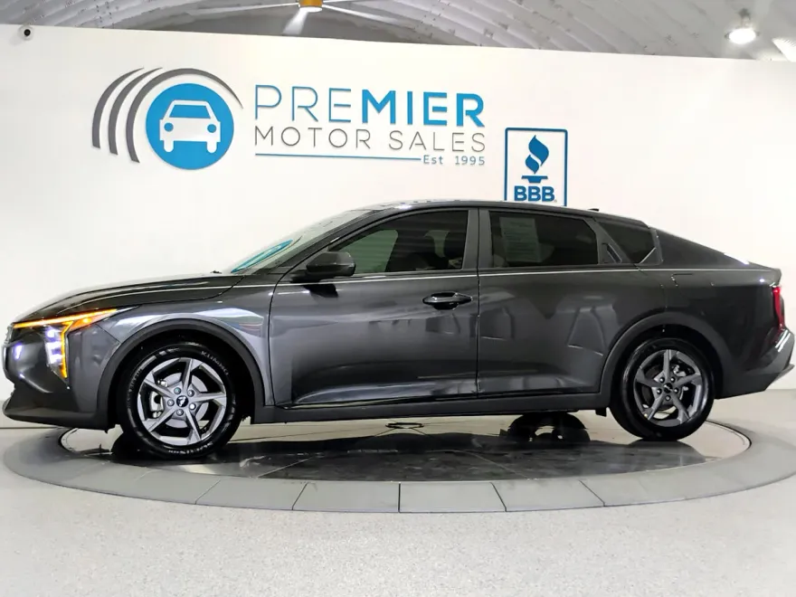 2025 Kia K4 LX photo 1