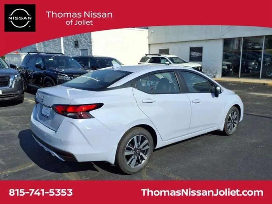 2025 Nissan Versa 1.6 SV photo 1