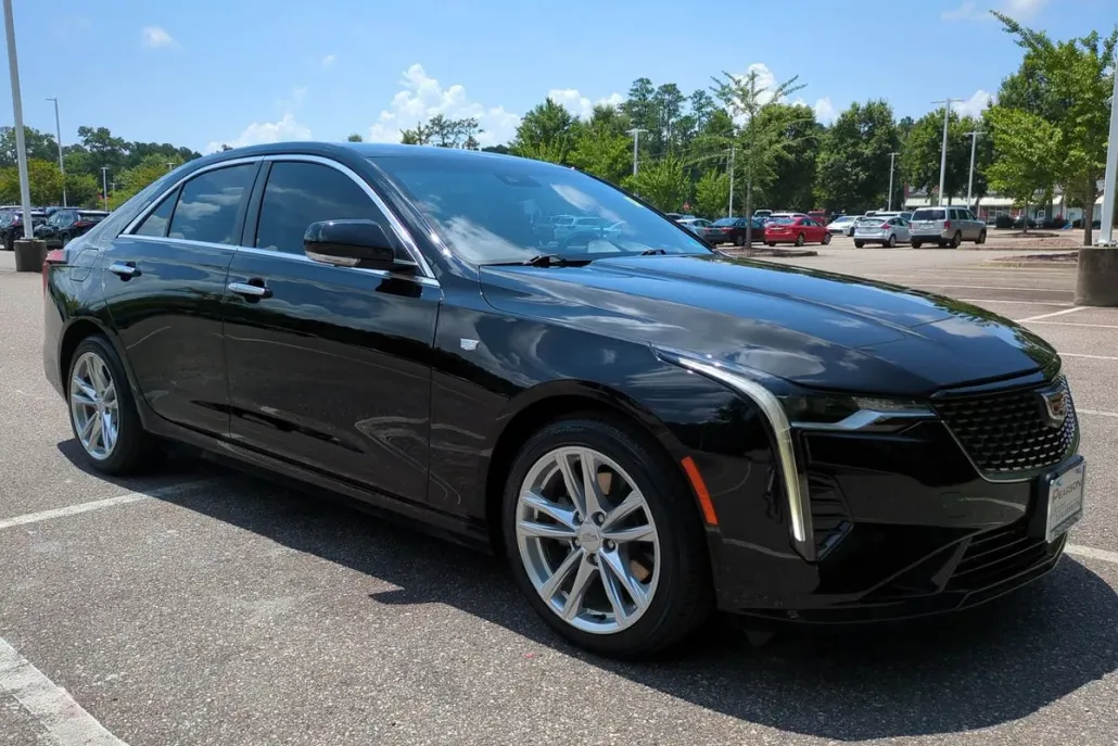 2023 Cadillac CT4 Luxury photo 1