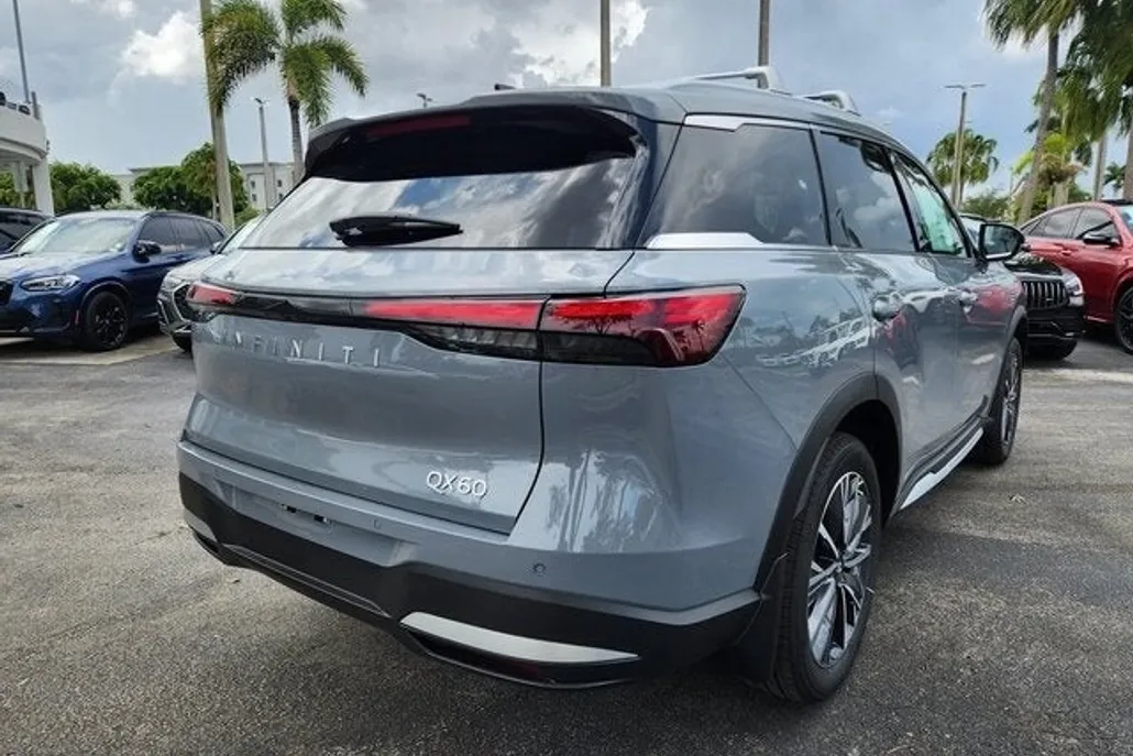 2026 Infiniti QX60 Luxe photo 1