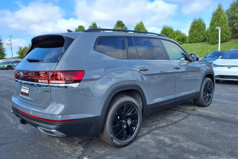 2026 Volkswagen Atlas SE Technology photo 1