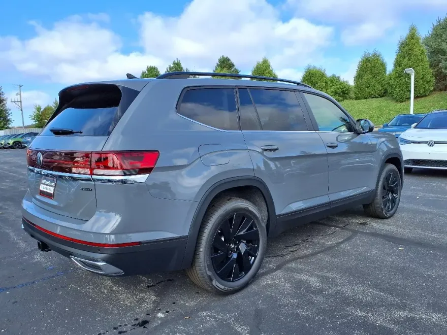 2026 Volkswagen Atlas SE Technology photo 1