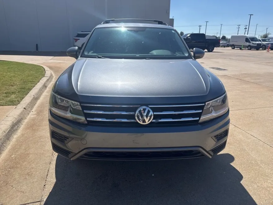 2020 Volkswagen Tiguan SE photo 1