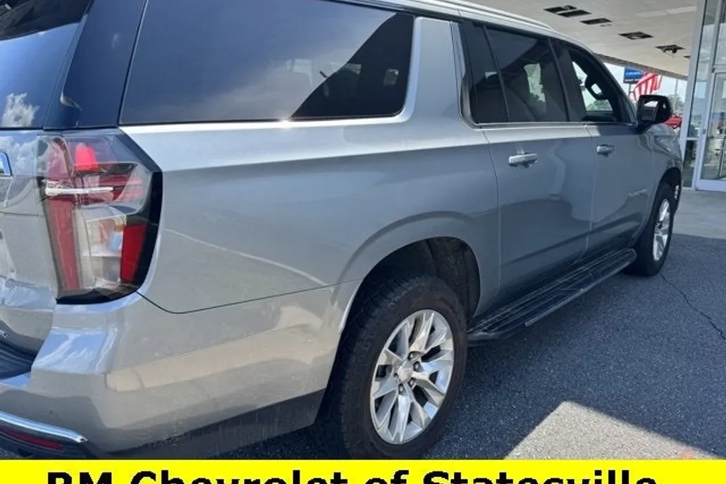 2024 Chevrolet Suburban Premier photo 1