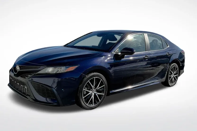 2022 Toyota Camry SE photo 1