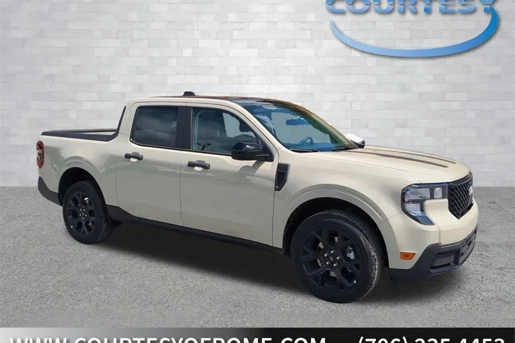 2025 Ford Maverick XLT photo 1