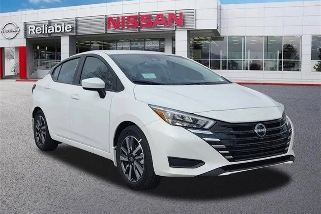 2025 Nissan Versa 1.6 SV photo 1