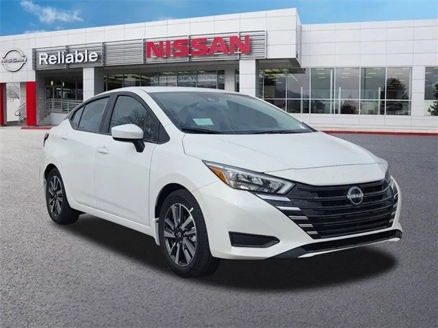 2025 Nissan Versa 1.6 SV photo 1
