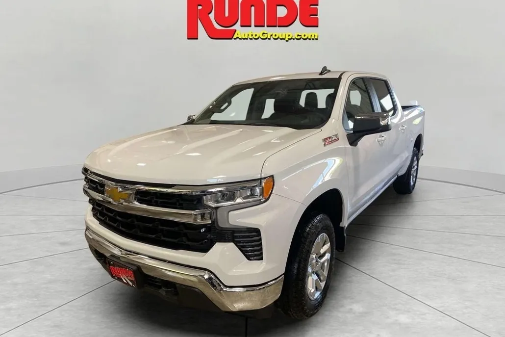 2025 Chevrolet Silverado 1500 LT photo 1