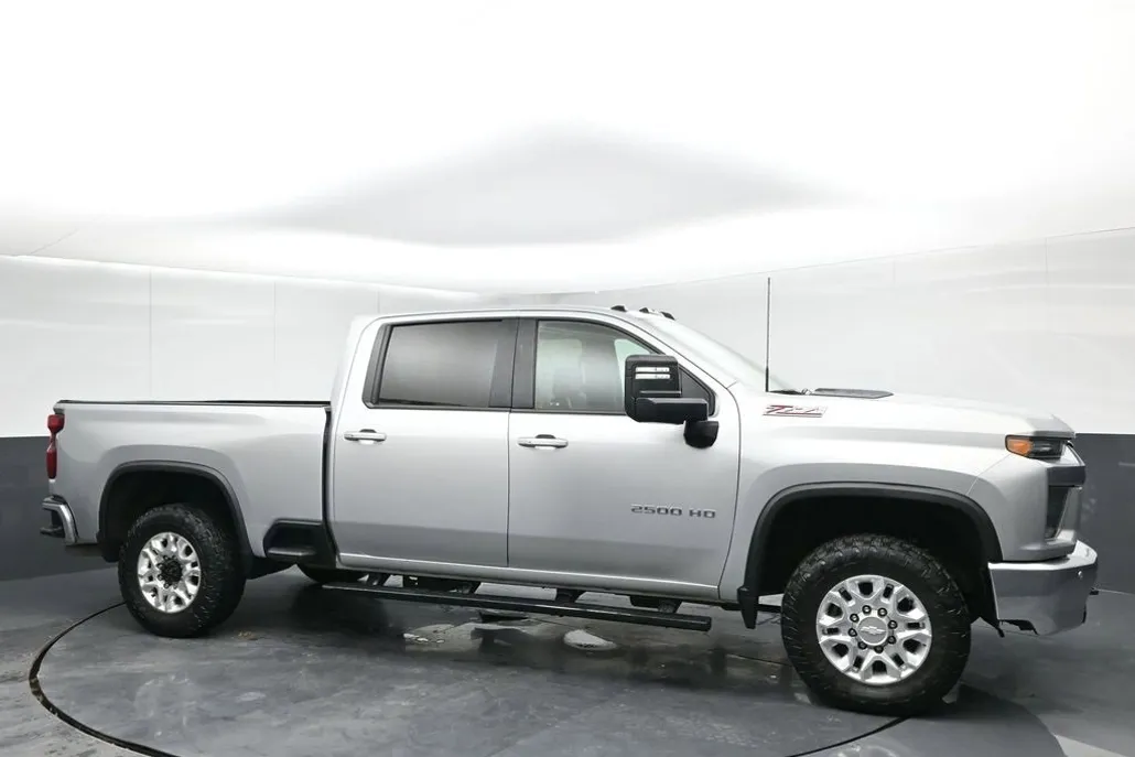 2020 Chevrolet Silverado 2500HD LT photo 1