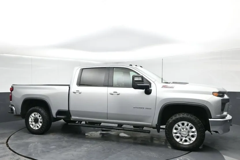 2020 Chevrolet Silverado 2500HD LT photo 1