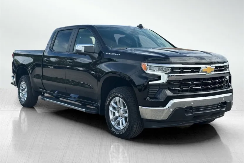 2026 Chevrolet Silverado 1500 LT photo 1
