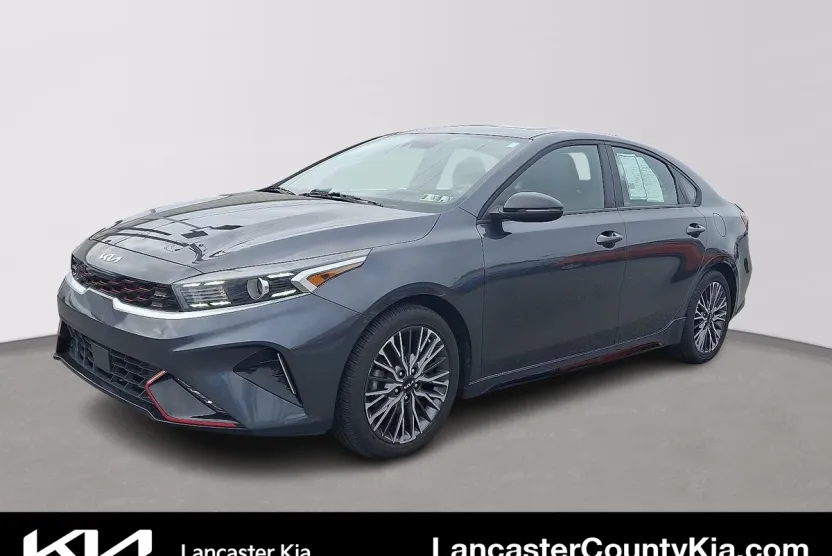 2022 Kia Forte GT-Line photo 1