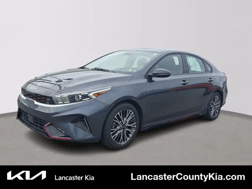 2022 Kia Forte GT-Line photo 1