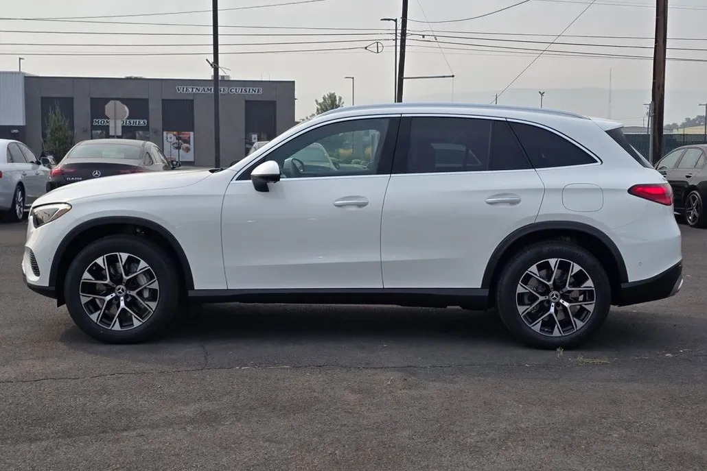2026 Mercedes Benz GLC 350e 4MATIC photo 1
