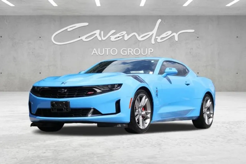 2023 Chevrolet Camaro 1LT photo 1