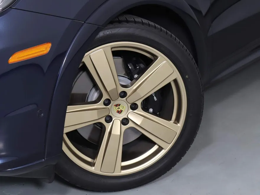 2024 Porsche Cayenne S Coupe photo 1