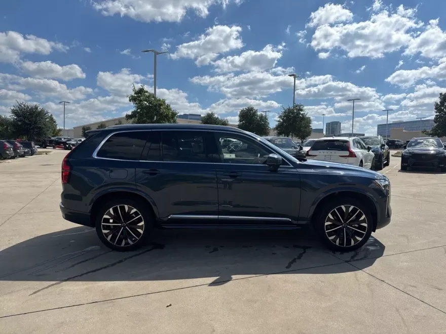 2025 Volvo XC90 Plus photo 1