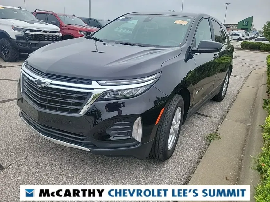 2023 Chevrolet Equinox LT photo 1