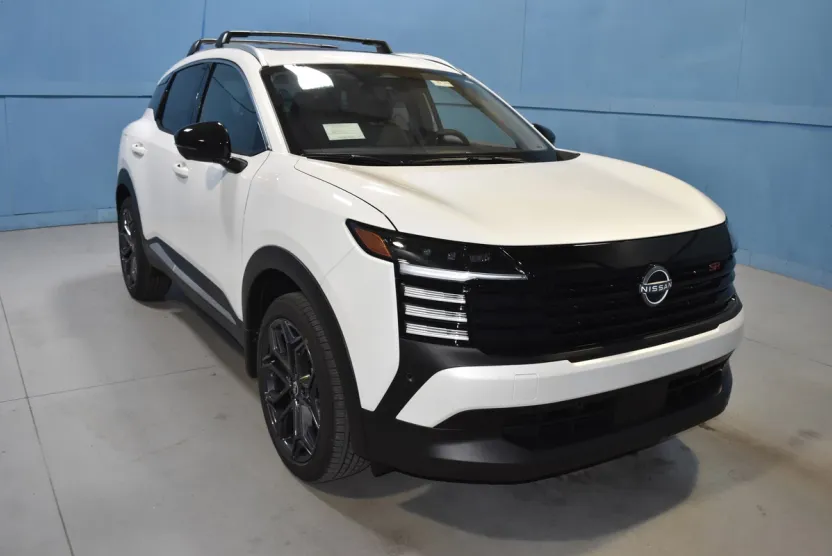 2026 Nissan Kicks SR photo 1