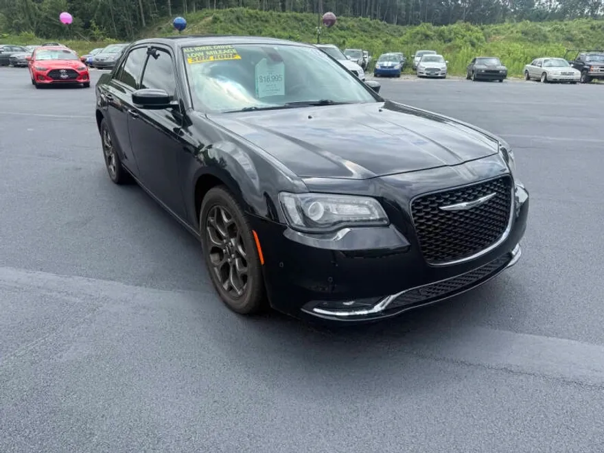 2018 Chrysler 300 S photo 1