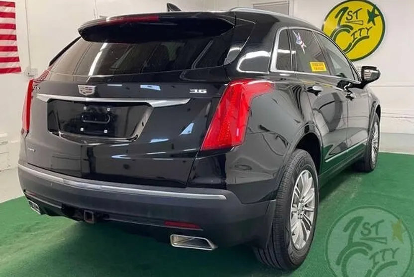 2017 Cadillac XT5 Luxury photo 1