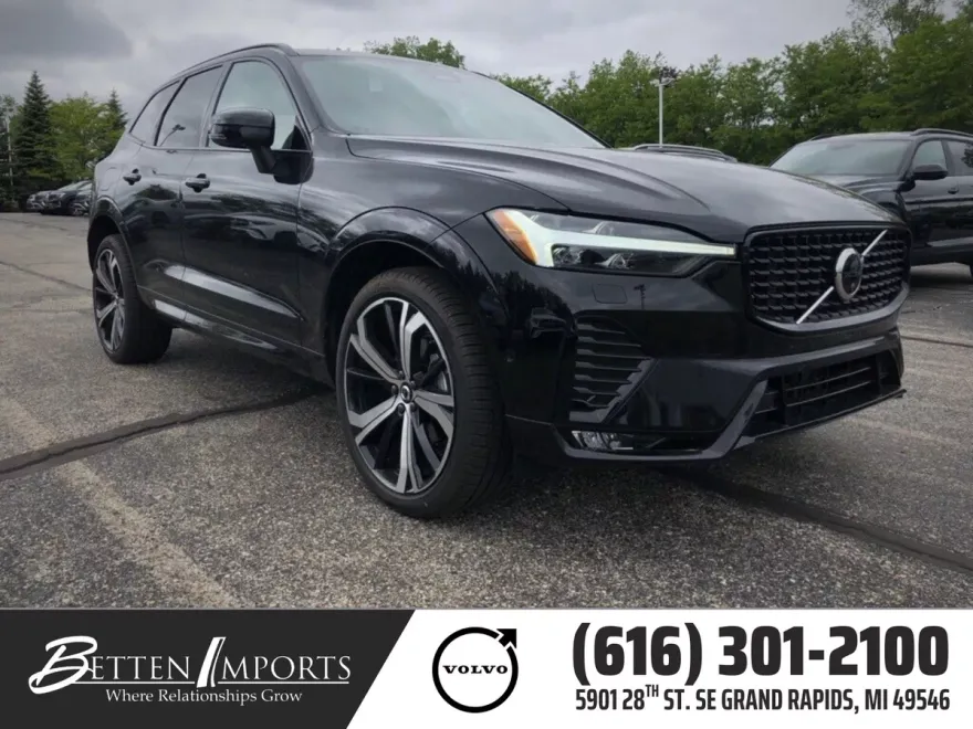 2025 Volvo XC60 B5 photo 1