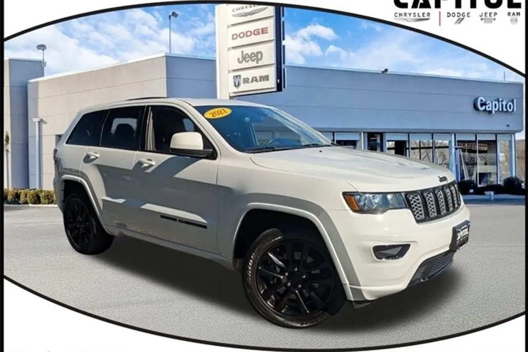 2021 Jeep Grand Cherokee Laredo X photo 1