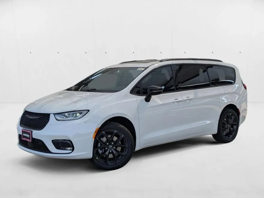 2026 Chrysler Pacifica Limited photo 1