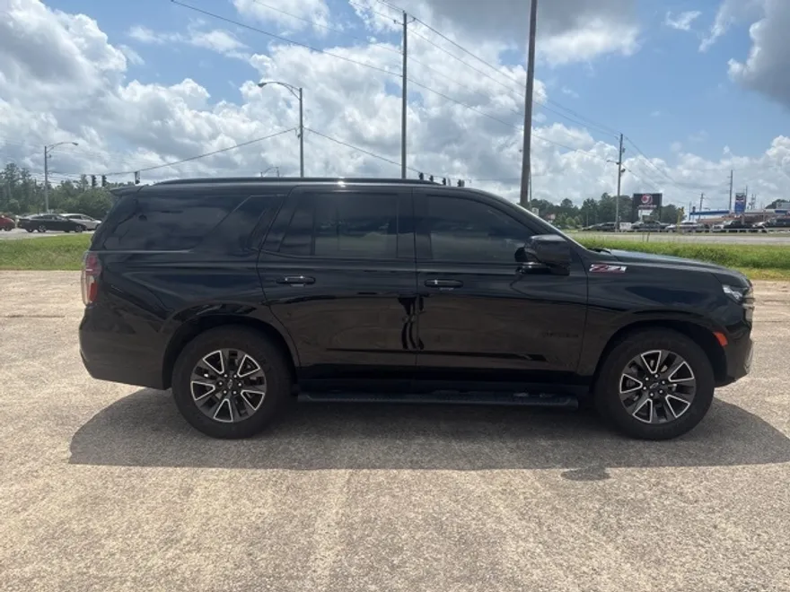 2024 Chevrolet Tahoe Z71 photo 1