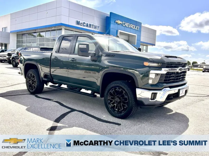 2025 Chevrolet Silverado 2500HD LT photo 1