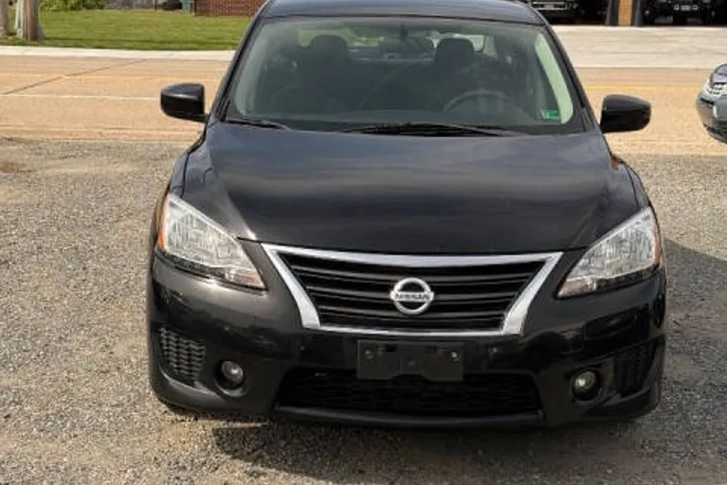 2013 Nissan Sentra SR photo 1