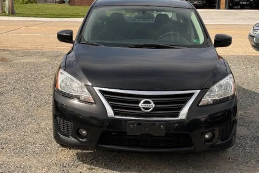 2013 Nissan Sentra SR photo 1