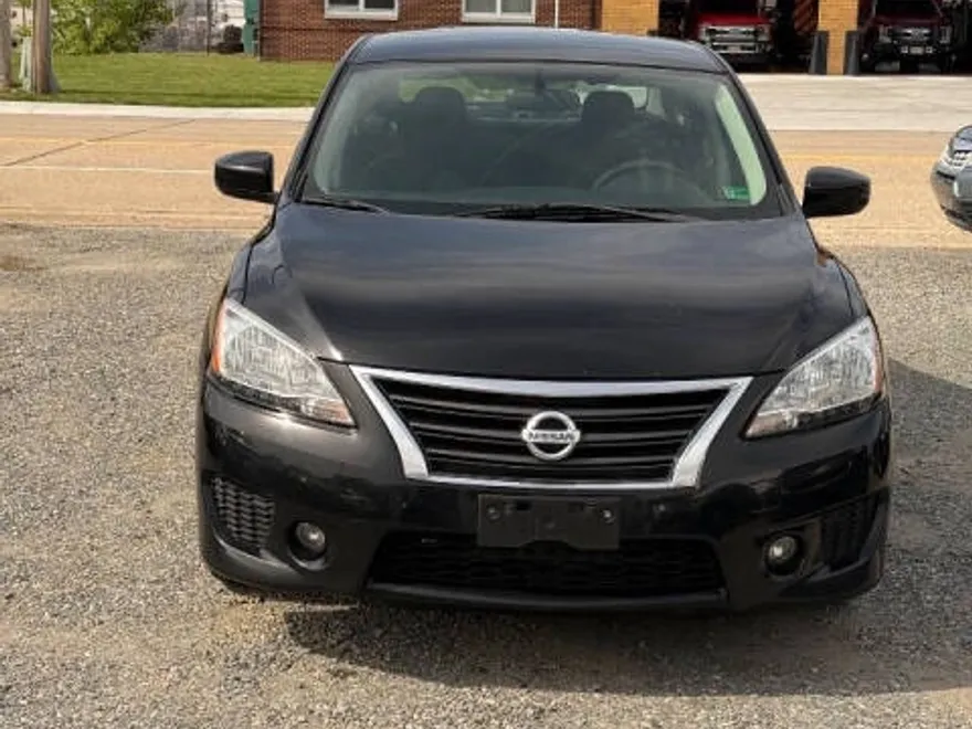 2013 Nissan Sentra SR photo 1