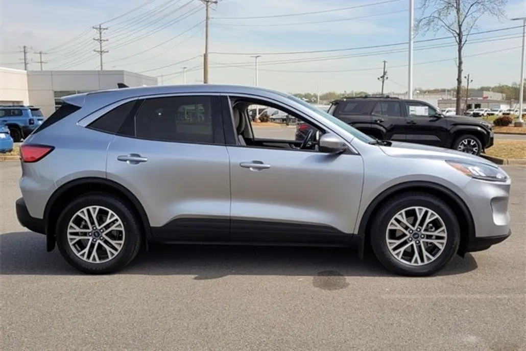 2022 Ford Escape SE Sport Hybrid photo 1
