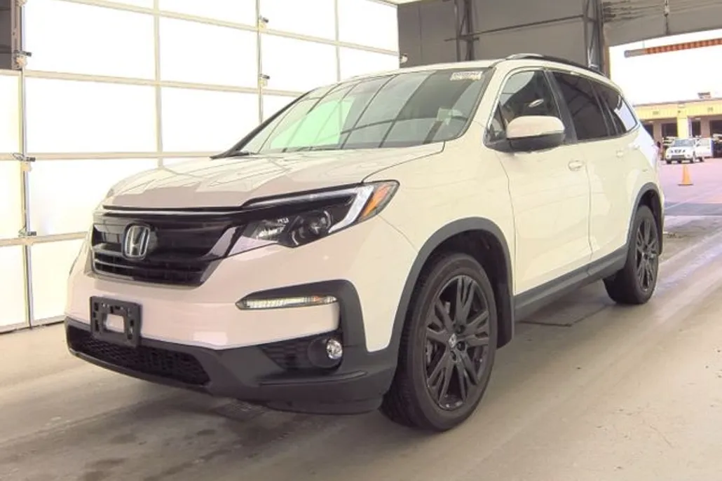 2022 Honda Pilot SE photo 1
