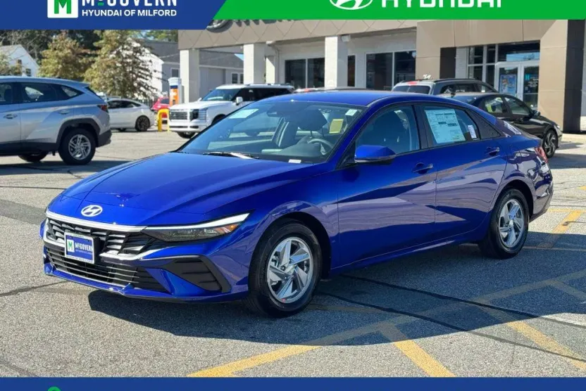 2025 Hyundai Elantra SE photo 1