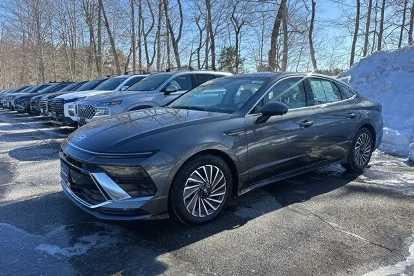 2024 Hyundai Sonata Hybrid Limited photo 1