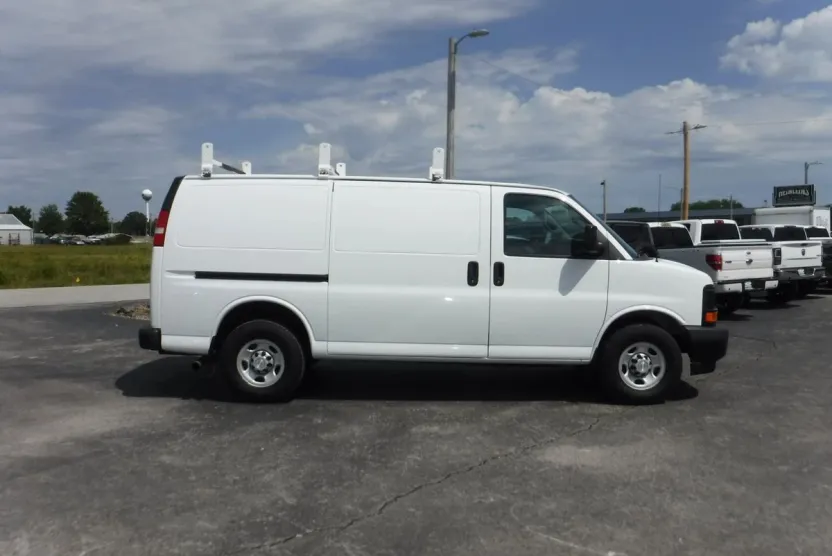 2017 Chevrolet Express 2500 Cargo Van photo 1