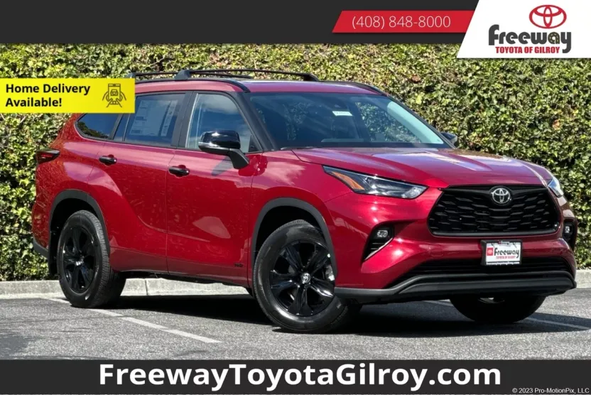 2025 Toyota Highlander Hybrid XLE photo 1
