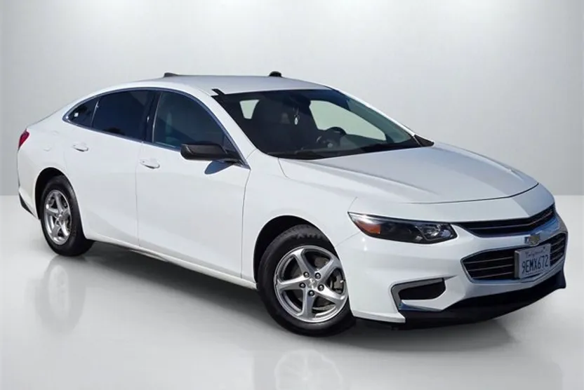 2018 Chevrolet Malibu LS photo 1
