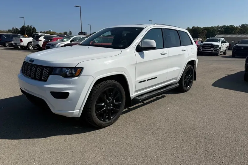 2019 Jeep Grand Cherokee Altitude photo 1